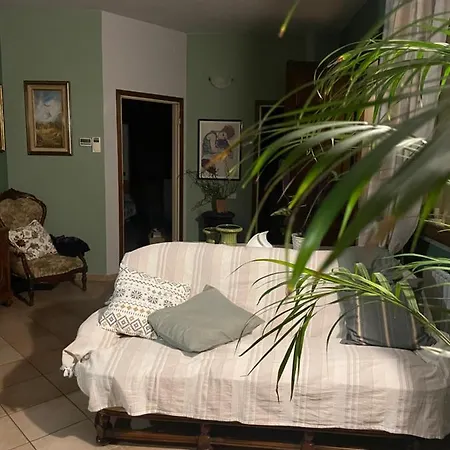Il Giardino Di Emilia - Intero In Con Giardino Privato E Piscina Estiva Homestay *