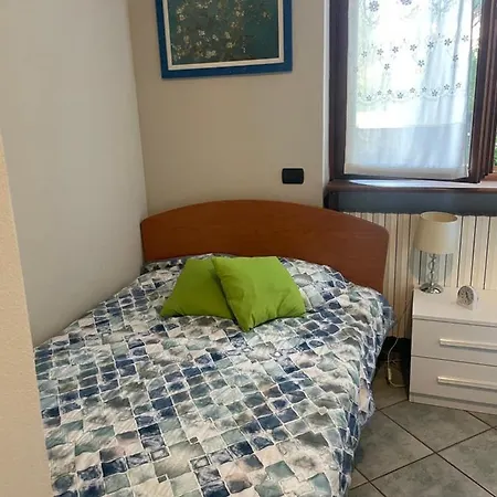 Il Giardino Di Emilia - Intero In Con Giardino Privato E Piscina Estiva Homestay